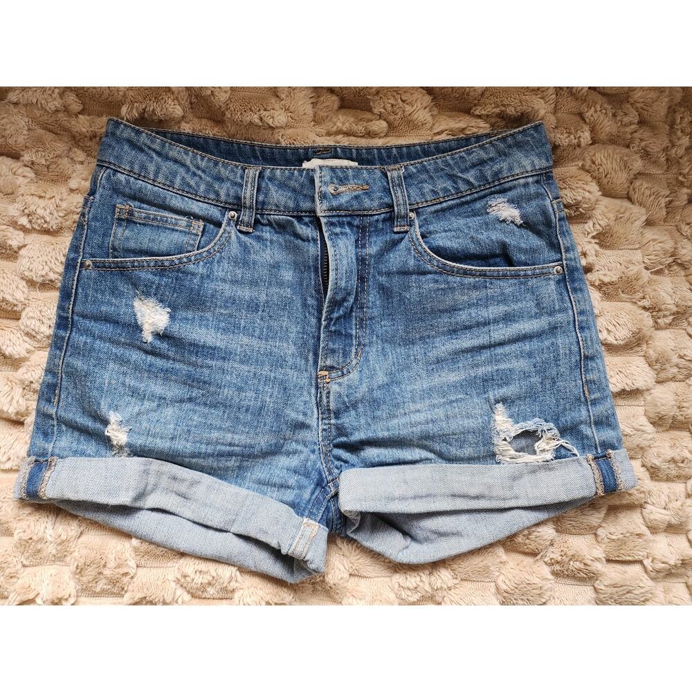H&M distressed look denim shorts, size 4